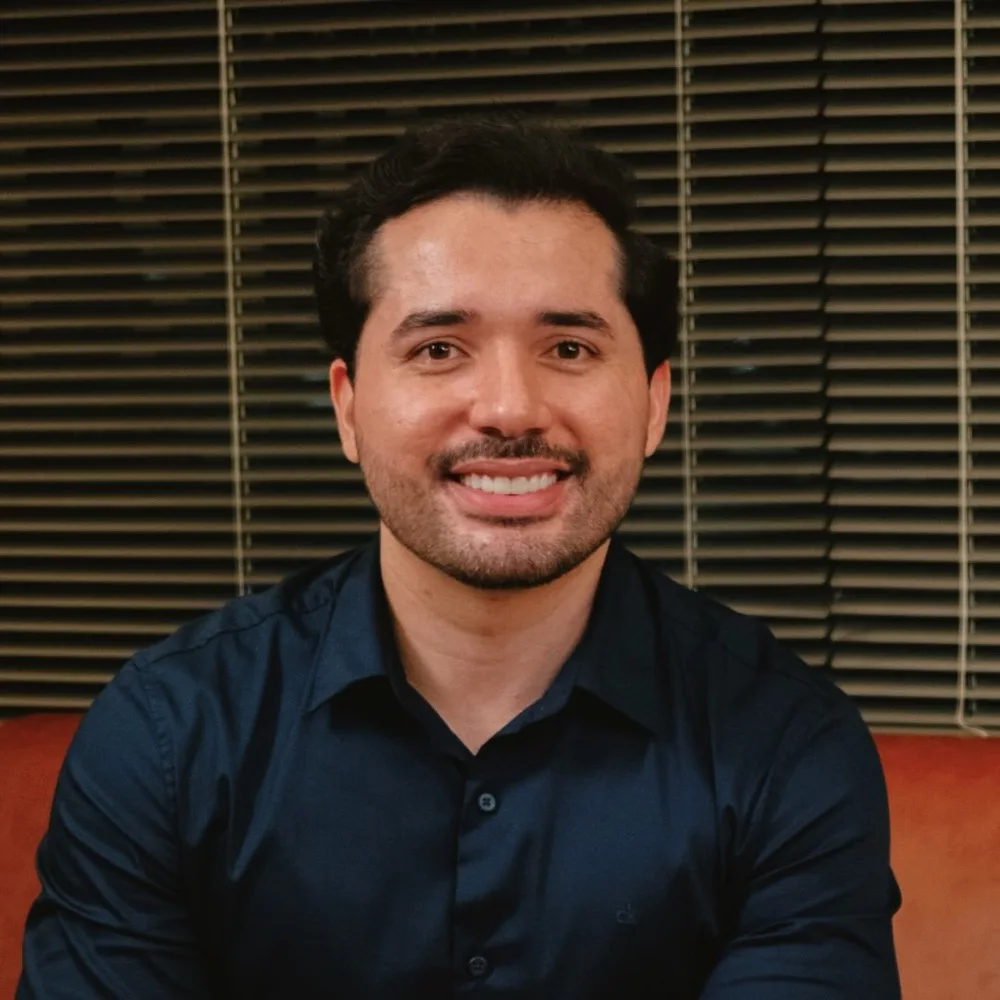 Dr. Lucas Andriola